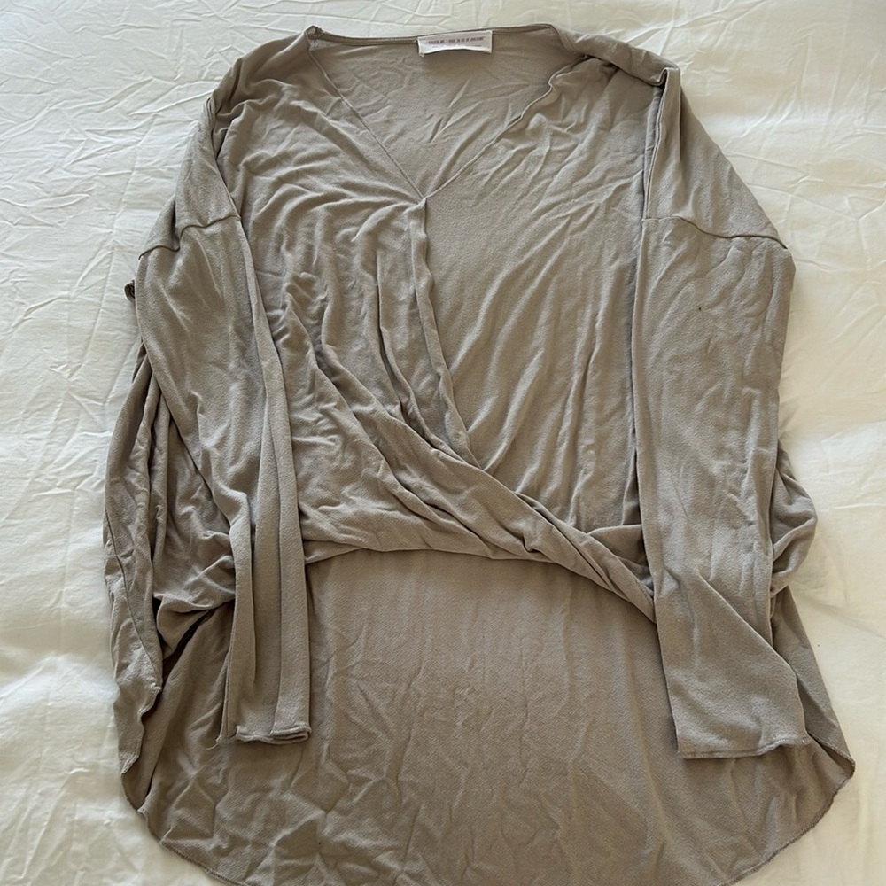 Light weight gray tulip top